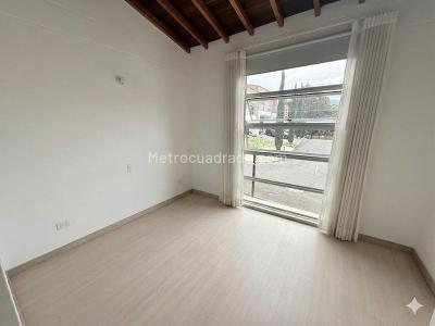 Casa de 3 alcobas en venta en Villa Grande, Envigado, 276 m² · foto 11 de 16