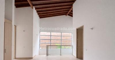 Casa de 3 alcobas en venta en Villa Grande, Envigado, 276 m² · foto 14 de 16