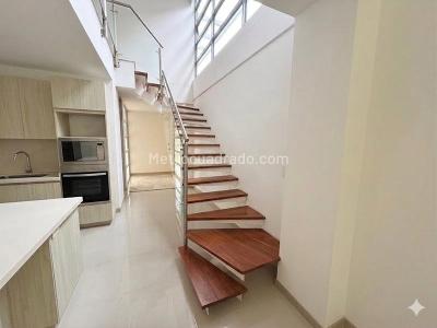 Casa de 3 alcobas en venta en Villa Grande, Envigado, 276 m² · foto 4 de 16