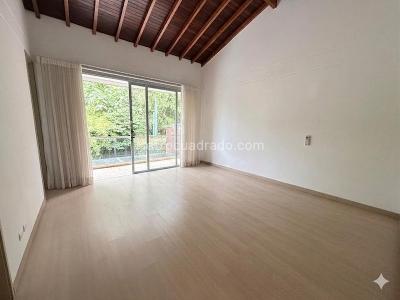 Casa de 3 alcobas en venta en Villa Grande, Envigado, 276 m² · foto 7 de 16