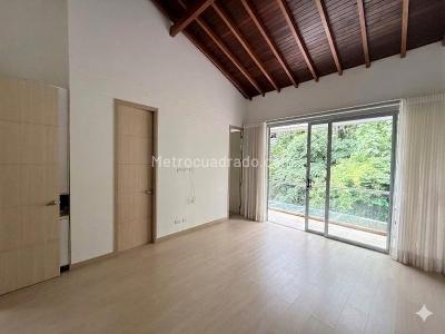 Casa de 3 alcobas en venta en Villa Grande, Envigado, 276 m² · foto 8 de 16
