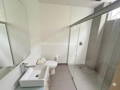 Casa de 3 alcobas en venta en Villa Grande, Envigado, 276 m² · foto 9 de 16
