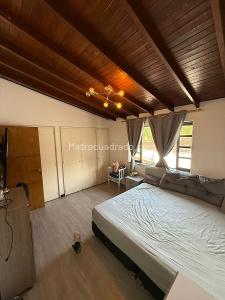 Casa de 4 alcobas en venta en El Escobero, Envigado, 240 m² · foto 12 de 19