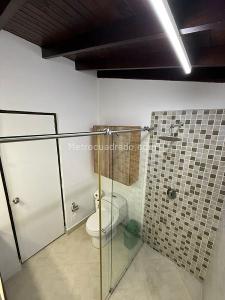 Casa de 4 alcobas en venta en El Escobero, Envigado, 240 m² · foto 15 de 19