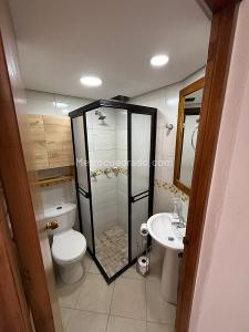 Casa de 4 alcobas en venta en El Escobero, Envigado, 240 m² · foto 16 de 19