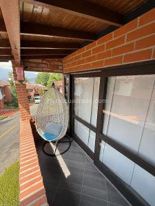 Casa de 4 alcobas en venta en El Escobero, Envigado, 240 m² · foto 8 de 19