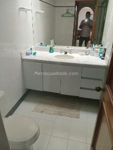 Apartamento en venta en Laureles, Medellín · foto 13 de 20