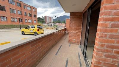 Apartamento en venta en San Antonio De Prado, Medellín · foto 5 de 12