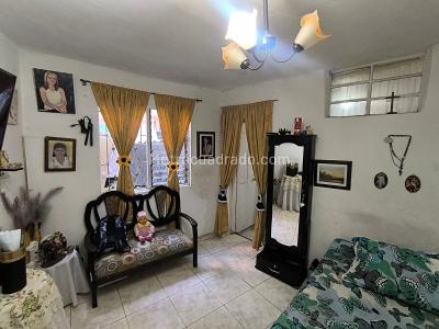Casa de 5 alcobas en venta en Las Acacias, Itagüí, 222 m² · foto 12 de 18