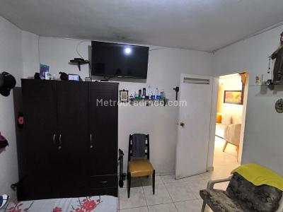 Casa de 5 alcobas en venta en Las Acacias, Itagüí, 222 m² · foto 16 de 18