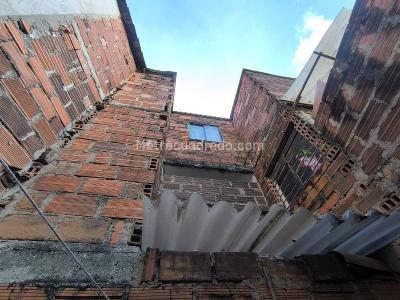 Casa de 5 alcobas en venta en Las Acacias, Itagüí, 222 m² · foto 18 de 18