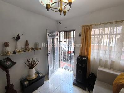 Casa de 5 alcobas en venta en Las Acacias, Itagüí, 222 m² · foto 4 de 18