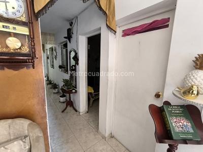 Casa de 5 alcobas en venta en Las Acacias, Itagüí, 222 m² · foto 5 de 18
