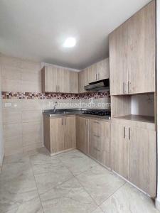 Apartamento de 3 alcobas en venta en Maria Auxiliadora, Sabaneta, 60 m² · foto 2 de 17