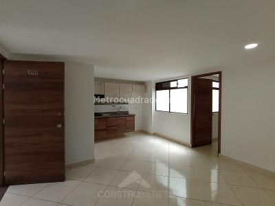Apartaestudio en venta en Maria Auxiliadora, Sabaneta, 46 m² · foto 2 de 12