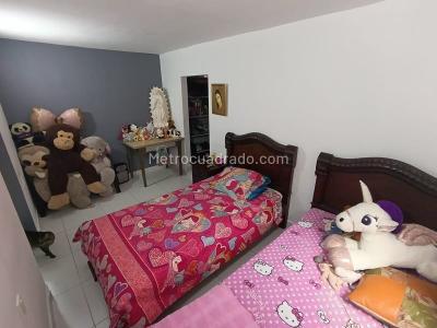 Casa de 5 alcobas en venta en La Florida, Sabaneta, 100 m² · foto 15 de 20