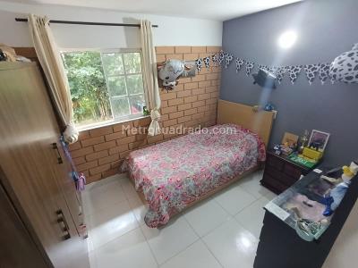Casa de 5 alcobas en venta en La Florida, Sabaneta, 100 m² · foto 9 de 20