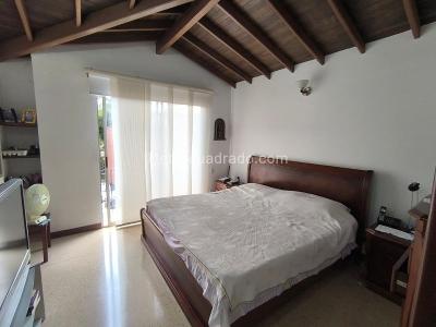 Casa de 5 alcobas en venta en Las Lomitas, Sabaneta, 233 m² · foto 18 de 20