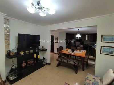 Casa de 5 alcobas en venta en Las Lomitas, Sabaneta, 233 m² · foto 4 de 20