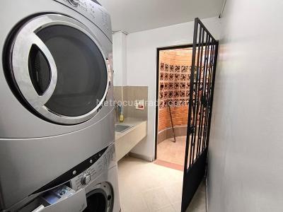 Casa de 5 alcobas en venta en Las Lomitas, Sabaneta, 233 m² · foto 9 de 20