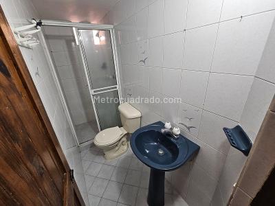 Apartamento de 3 alcobas en venta en Paso Ancho, Sabaneta, 92 m² · foto 7 de 19