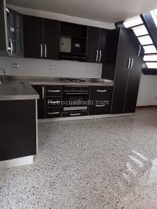 Casa de 4 alcobas en venta en San Joaquin, Sabaneta, 157 m² · foto 2 de 20
