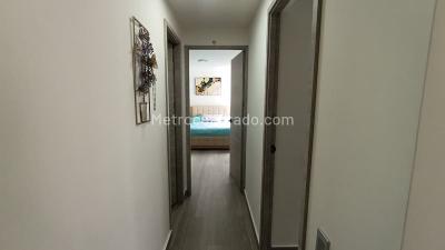 Apartamento de 2 alcobas en venta en Loma Linda, Sabaneta, 65 m² · foto 10 de 17