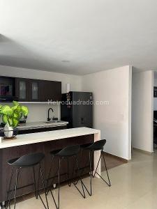 Apartamento de 2 alcobas en venta en Loma Linda, Sabaneta, 72 m² · foto 3 de 20