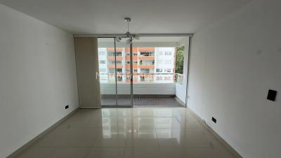 Apartamento de 3 alcobas en venta en Loma Linda, Sabaneta, 88 m² · foto 2 de 19