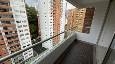 Apartamento de 3 alcobas en venta en Loma Linda, Sabaneta, 88 m² · foto 3 de 19