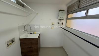 Apartamento de 3 alcobas en venta en Loma Linda, Sabaneta, 88 m² · foto 5 de 19