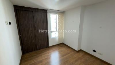 Apartamento de 3 alcobas en venta en Loma Linda, Sabaneta, 88 m² · foto 9 de 19