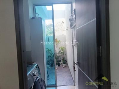Apartamento de 3 alcobas en venta en Las Lomitas, Sabaneta, 110 m² · foto 8 de 20