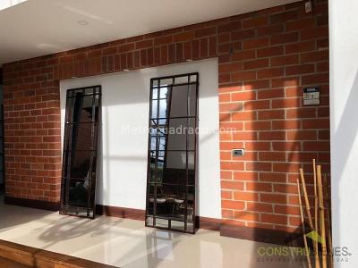 Casa de 4 alcobas en venta en Aves Maria, Sabaneta, 470 m² · foto 10 de 20