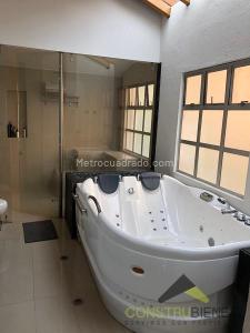 Casa de 4 alcobas en venta en Aves Maria, Sabaneta, 470 m² · foto 15 de 20