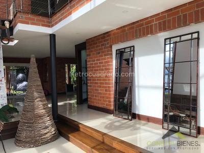 Casa de 4 alcobas en venta en Aves Maria, Sabaneta, 470 m² · foto 9 de 20