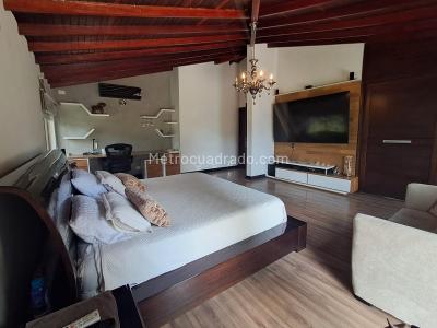 Casa de 4 alcobas en venta en Aves Maria, Sabaneta, 670 m² · foto 13 de 20