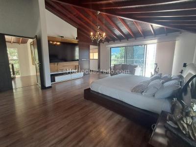 Casa de 4 alcobas en venta en Aves Maria, Sabaneta, 670 m² · foto 14 de 20