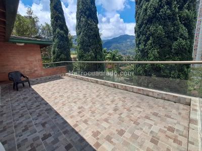Casa de 4 alcobas en venta en Aves Maria, Sabaneta, 670 m² · foto 17 de 20