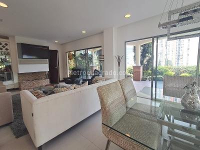 Casa de 4 alcobas en venta en Aves Maria, Sabaneta, 670 m² · foto 2 de 20