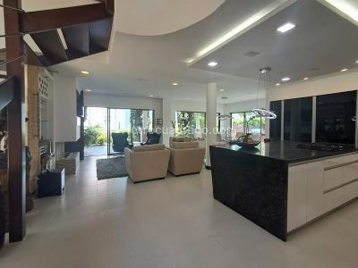 Casa de 4 alcobas en venta en Aves Maria, Sabaneta, 670 m² · foto 3 de 20