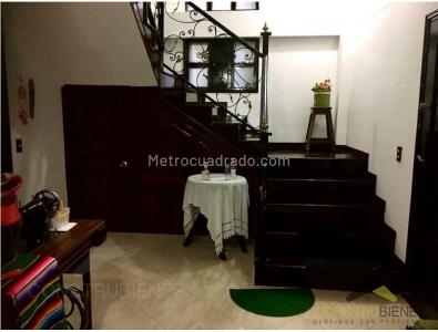 Casa de 5 alcobas en venta en La Doctora, Sabaneta, 348 m² · foto 5 de 13