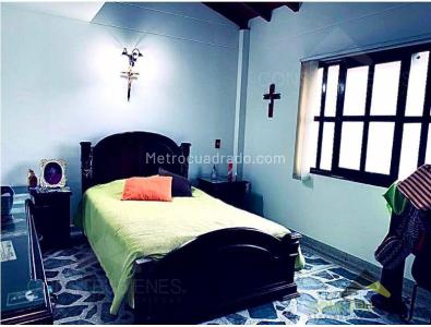 Casa de 5 alcobas en venta en La Doctora, Sabaneta, 348 m² · foto 9 de 13