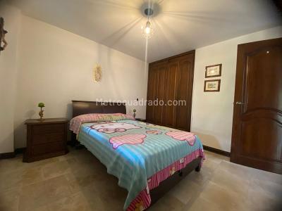 Casa de 5 alcobas en venta en La Doctora, Sabaneta, 255 m² · foto 15 de 20