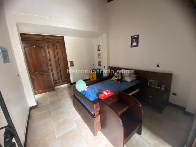 Casa de 5 alcobas en venta en La Doctora, Sabaneta, 255 m² · foto 17 de 20