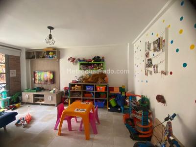 Casa de 5 alcobas en venta en La Doctora, Sabaneta, 255 m² · foto 18 de 20