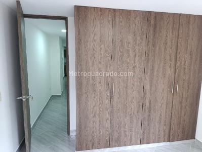 Apartamento de 2 alcobas en venta en El Carmelo, Sabaneta, 65 m² · foto 11 de 13