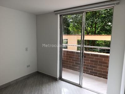 Apartamento de 2 alcobas en venta en El Carmelo, Sabaneta, 65 m² · foto 12 de 13
