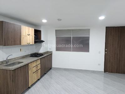 Apartamento de 2 alcobas en venta en El Carmelo, Sabaneta, 65 m² · foto 2 de 13