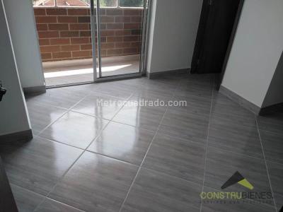Apartamento de 2 alcobas en venta en El Carmelo, Sabaneta, 59 m² · foto 10 de 13